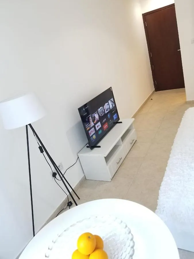 Habitación en casa particular Luxury Kings Palace Private Room With Shared Kitchen Next To Barasti Beach Dubái
